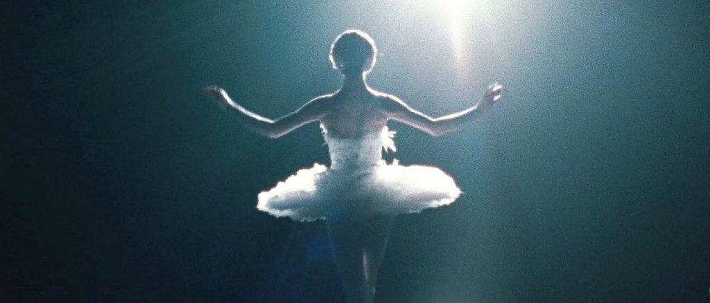 black-swan-stills-black-swan-19071967-1600-684