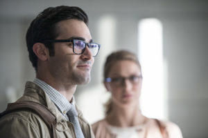 Supergirl -- "The Adventures Of Supergirl" -- Image SPG201a_0107 -- Pictured (L_R) Tyler Hoechlin as Clark and Melissa Benoist Kara -- Photo: Diyah Pera/The CW -- é 2016 The CW Network, LLC. All Rights Reserved