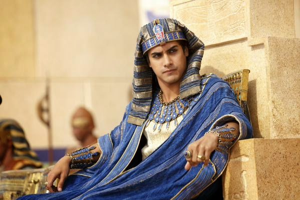 Avan Jogia como Tutankhamon