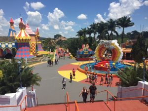 Hopi Hari / André Daniel - Beco Literário