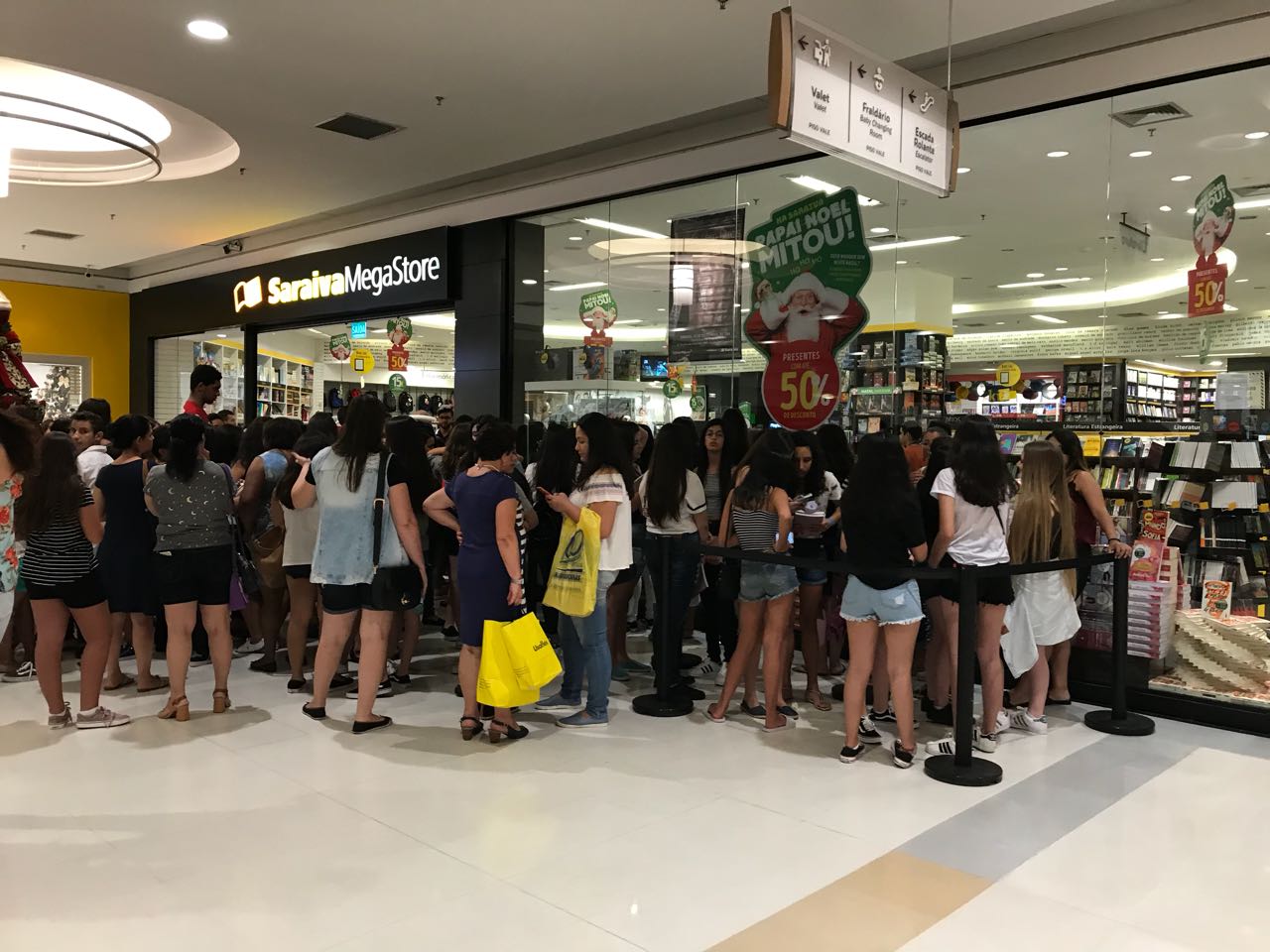 Lançamento de "A Vida sem filtros", com a Nah Cardoso