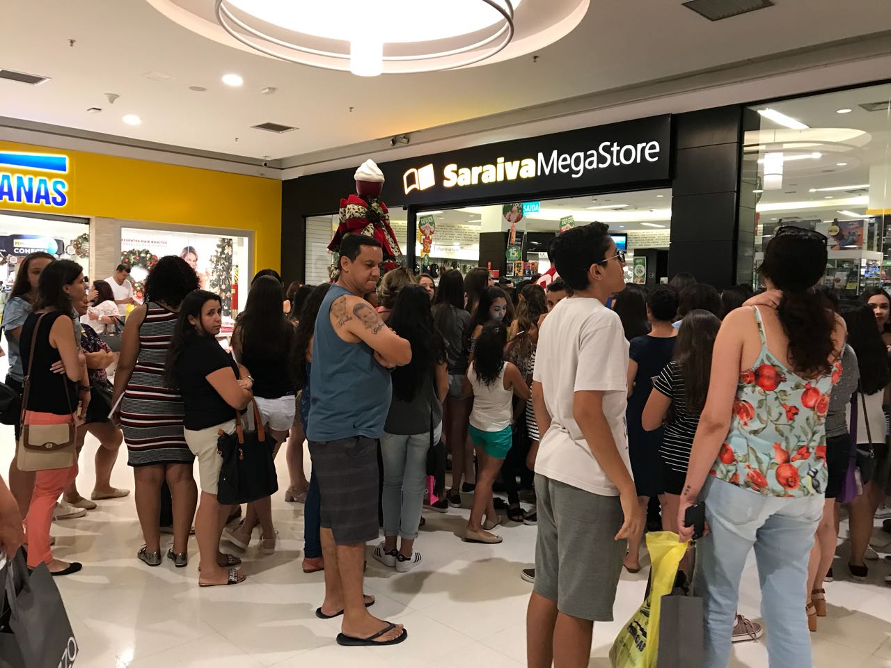 Lançamento de "A Vida sem filtros", com a Nah Cardoso