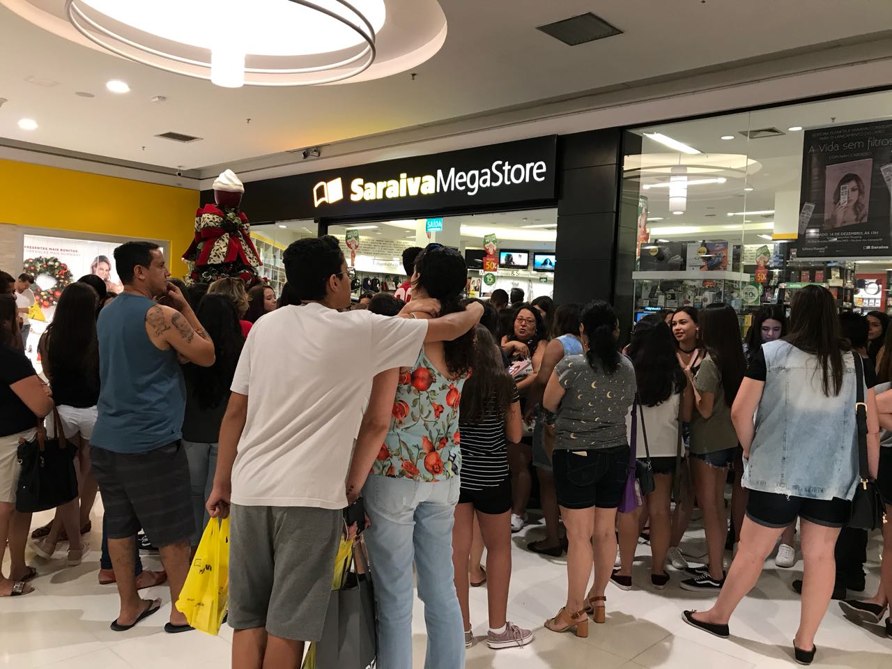 Lançamento de "A Vida sem filtros", com a Nah Cardoso