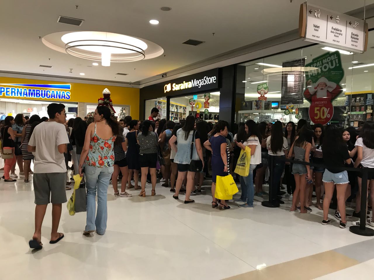 Lançamento de "A Vida sem filtros", com a Nah Cardoso