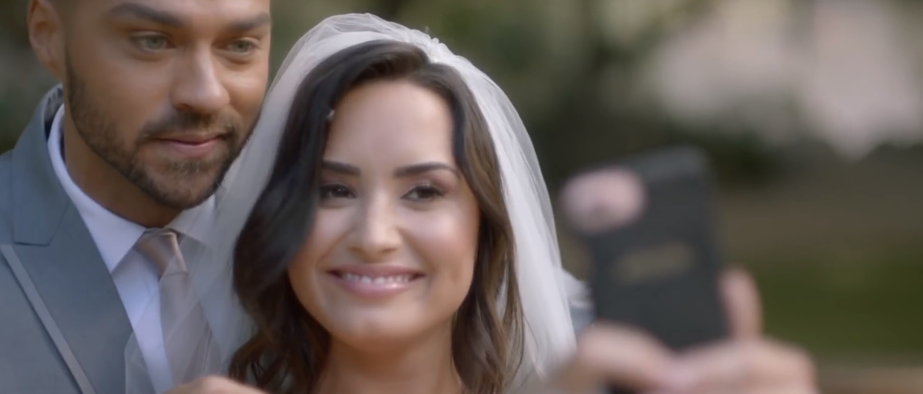 SAIU: Confira "Tell Me You Love Me", novo clipe de Demi Lovato