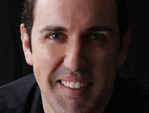 Sociólogo lança livro sobre a pandemia no Brasil