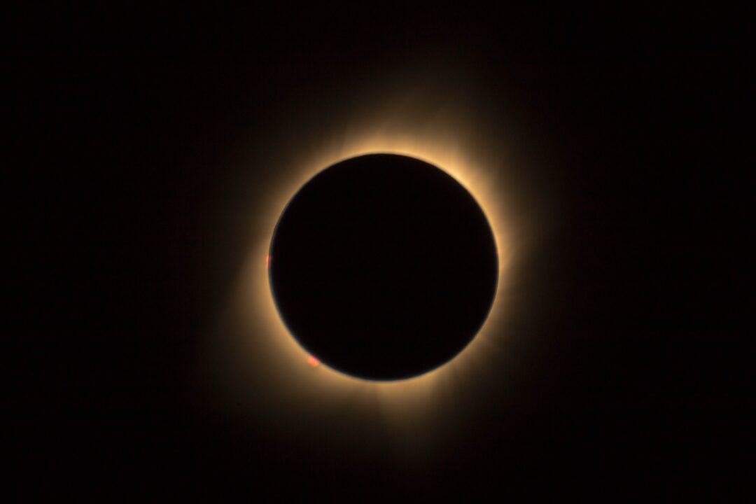 Eclipses de 2023 jogam luz ao tema das relações humanas
