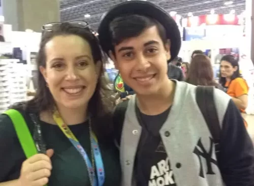 Bienal do Livro Rio confirma presença de Julia Quinn, autora da série de romances Os Bridgertons, sucesso da Netflix