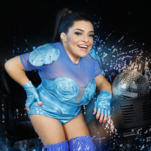 #BecoNaBienal: Pequena Lo faz sua estreia como escritora na Bienal do Rio de Janeiro