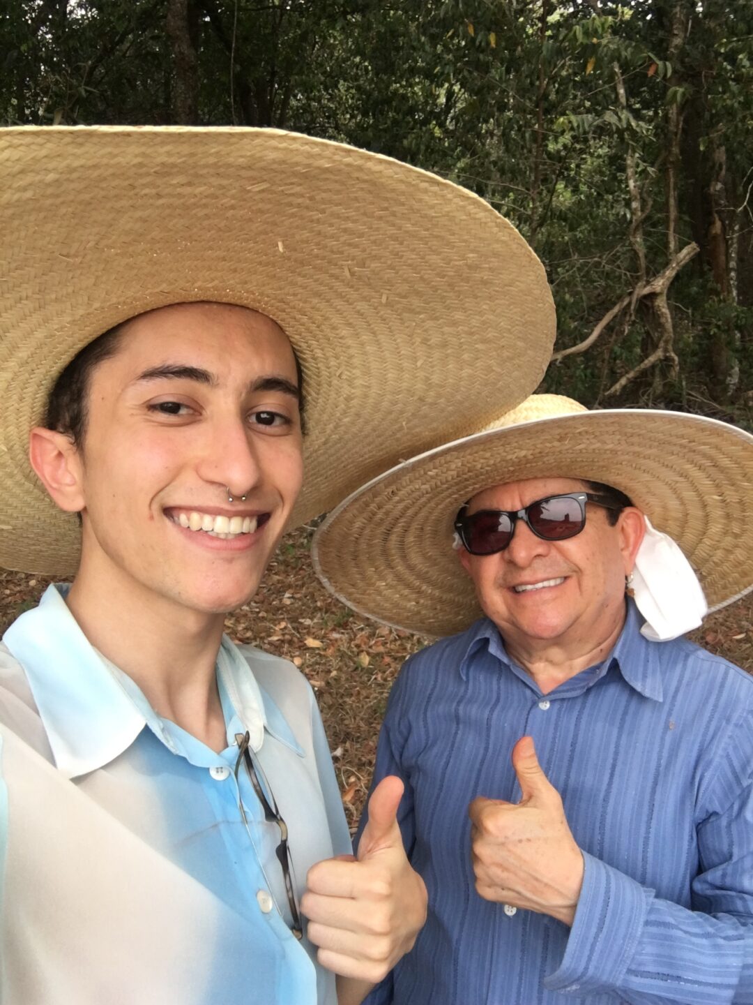 Solimões viraliza na web com flagra ao assistir pela primeira vez novo clipe de Gabeu