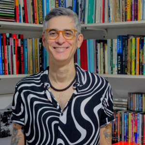 Um drama irônico sobre inteligências e afetos artificiais: escritor carioca lança terceiro romance na Flip 2023, na Casa Gueto