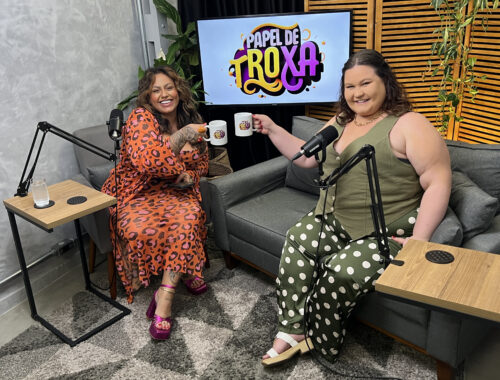 "Papel de Troxa": Ex-Casamento às Cegas, Amanda Souza lança podcast e aborda a vida sem manual e roteiro