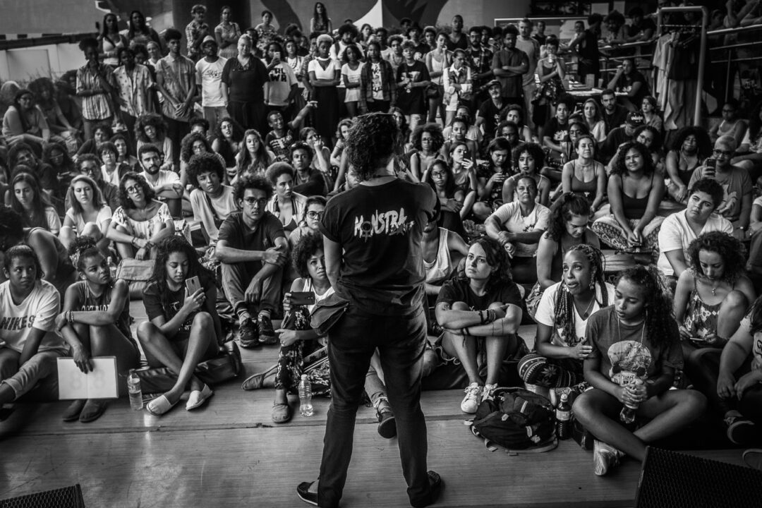 Poesia em Presença - Entre Cenas, Slam, Spoken Word e Rap ocupa o Instituto Tomie Ohtake