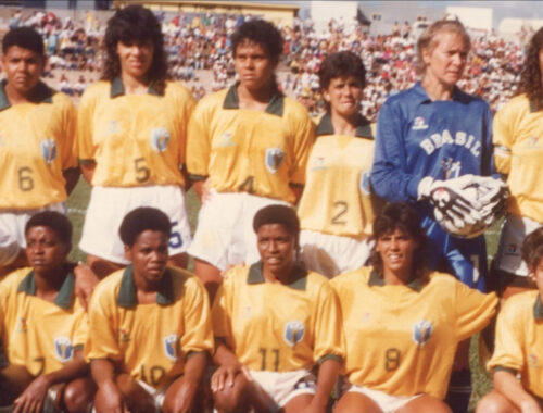 'As Primeiras' acompanha cotidiano de ex-jogadoras da Seleção Brasileira