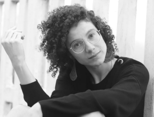 A hora e a vez delas: mulheres escrevem poesia com Suzana Costa Longo